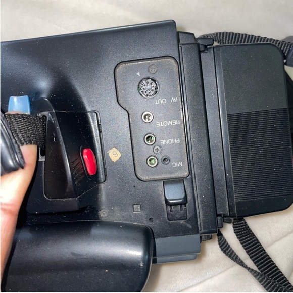 Vintage 1992 JVC Black Video Camera with Red Strap NOT TESTED - Picture 4 of 7